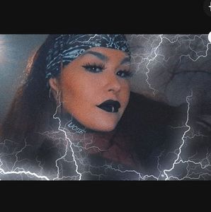 Meet your Posher, Kassandra